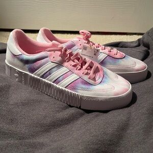 Has not been worn very cute women size 9 shoes with tag still attached